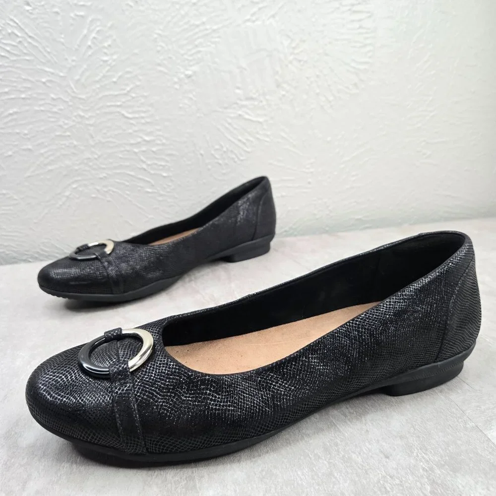 Clarks Ballet Flats Sz 10 Black Embossed Leather Comfort Dressy Ballerina Shoes - Picture 1 of 11
